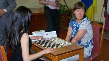 Розпочався матч за звання чемпіонки світу з міжнародних шашок Ткаченко – Голубєва