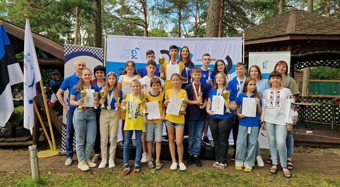 Молодіжна збірна України з шашок-100