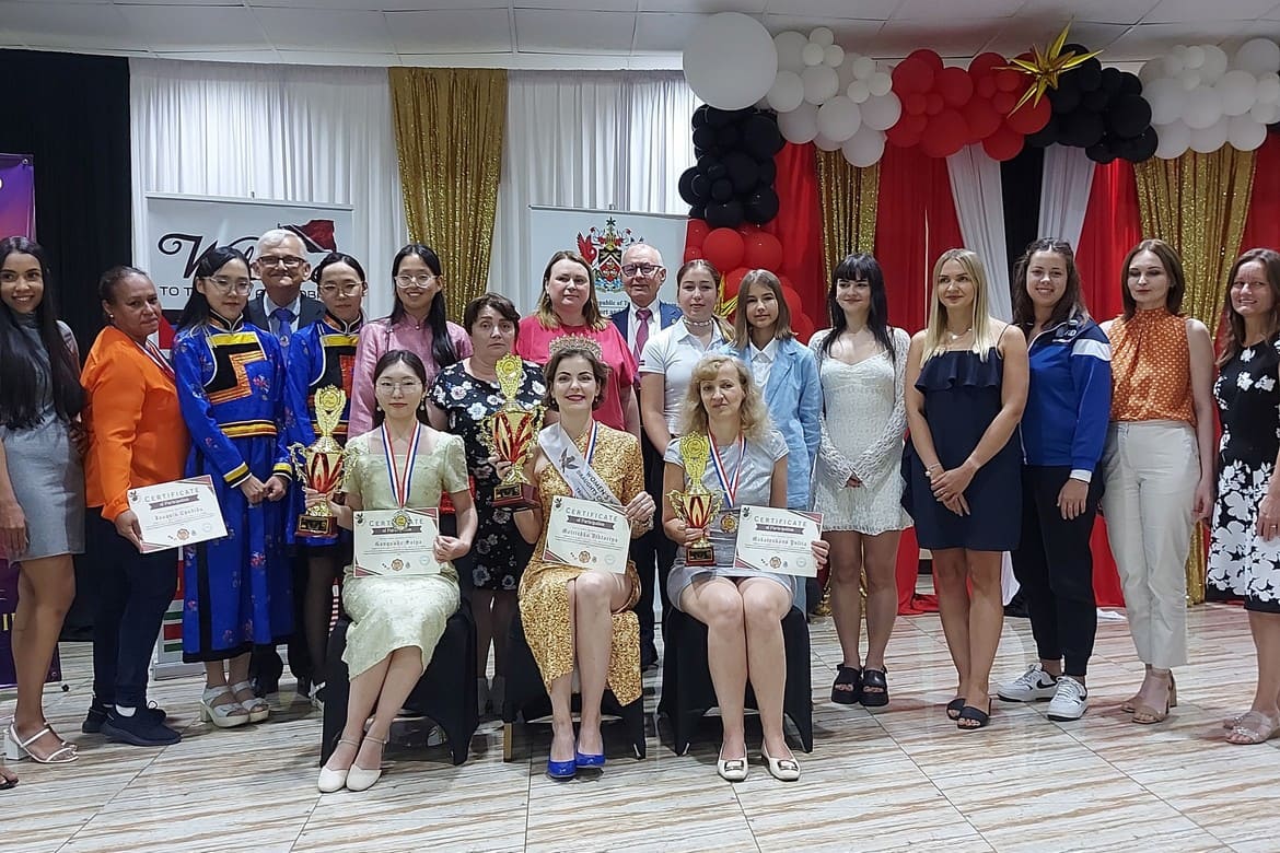 Учасниці чемпіонату світу 2025 з шашок-100 серед жінок