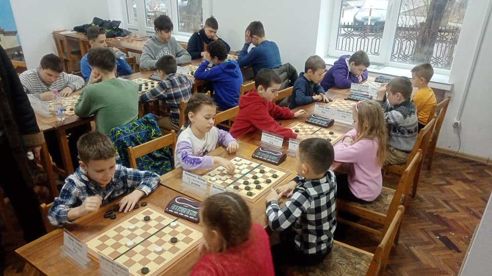 В Івано-Франківську відбулися два чемпіонати області з шашок-64