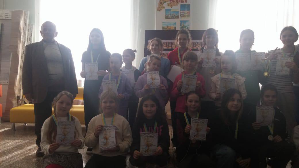 У Південному районі Кам'янського відбувся святковий шашковий захід до Міжнародного жіночого дня