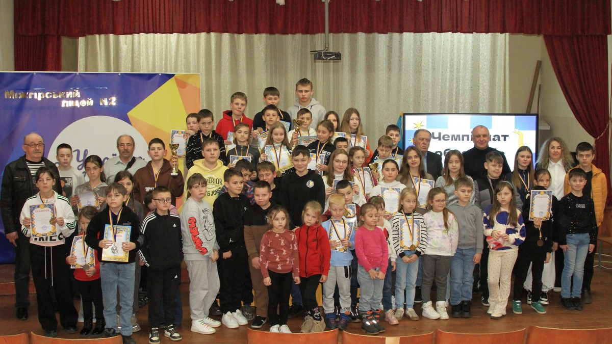 На Закарпатті відбувся молодіжний особисто-командний чемпіонат області з шашок-64