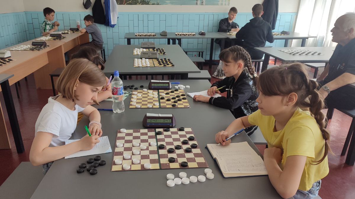 У Кам’янському завершився молодіжний чемпіонат Дніпропетровської області з шашок-100