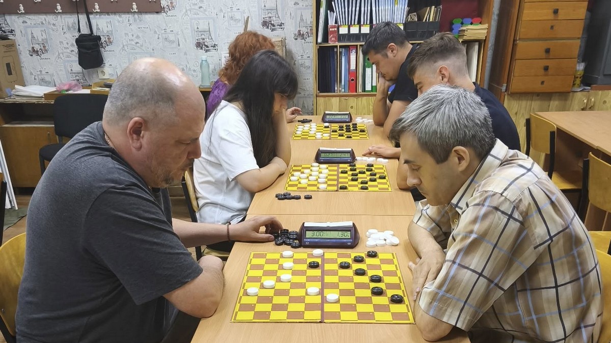 У Запоріжжі відбувся третій етап Кубка міста з шашок-100