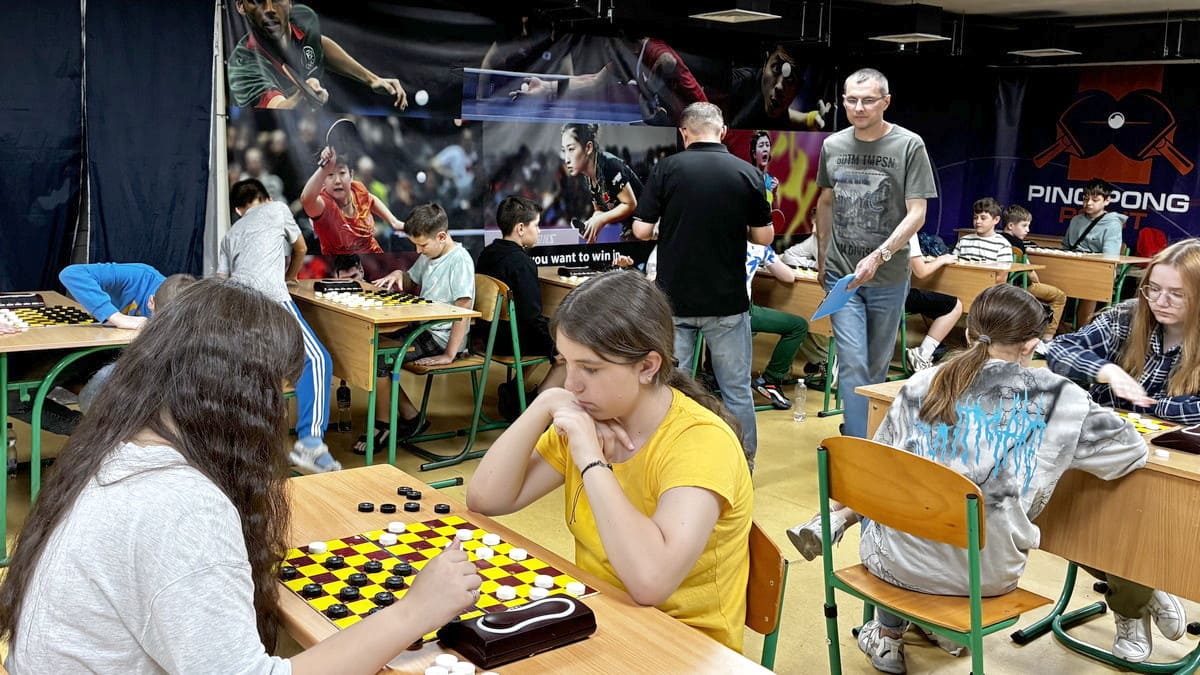 В Івано-Франківську завершилася блискавична програма молодіжного чемпіонату України – 2025 з шашок-100