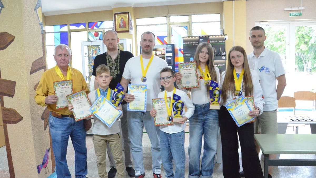 У Луцьку грали у шашки сім’ями